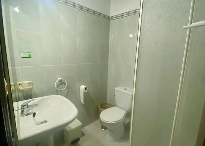 Rural La Pena Casares Ла-Ревилья