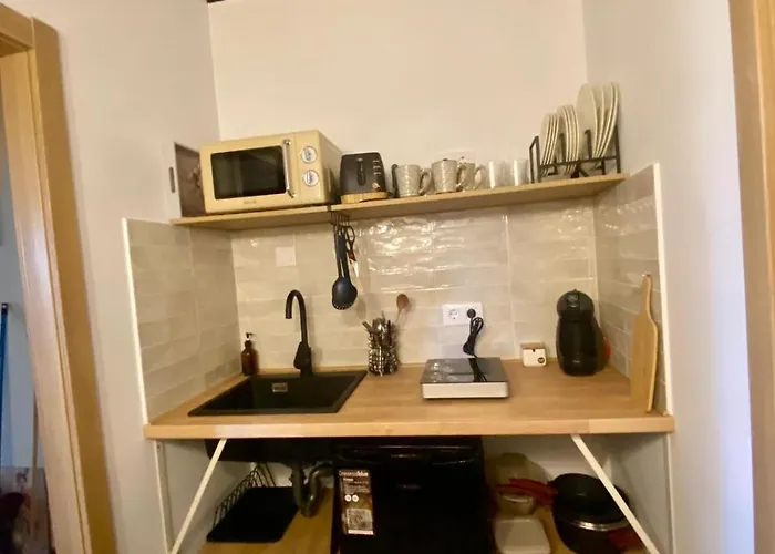 Rural La Pena Casares Ла-Ревилья